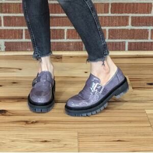 NWOT FREE PEOPLE Mackenzie MJ
Loafers / Frosted Fig